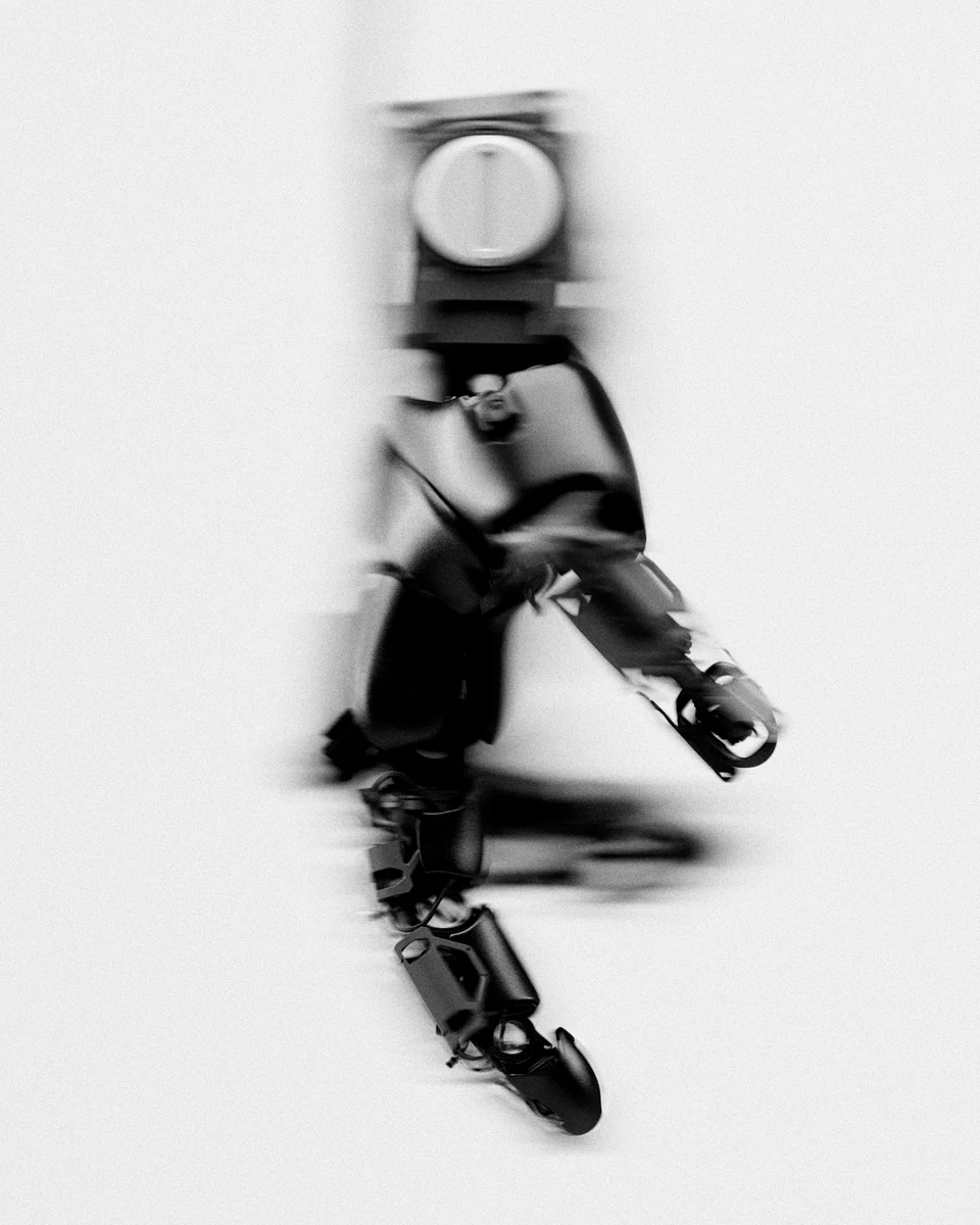 catk_robots_prod_sh040_angry_v011_jk_still_v006_0282_edit_bw.jpg